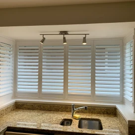 Kitchen bay window